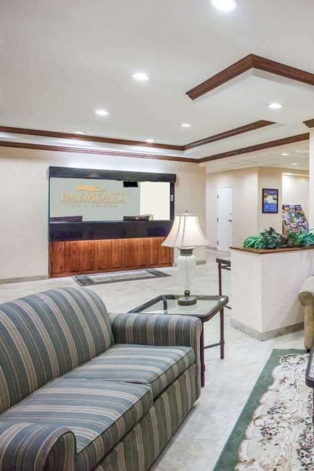 Hotel Baymont Hot Springs photo 5