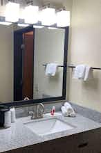 Hotel Baymont Waupun photo 4