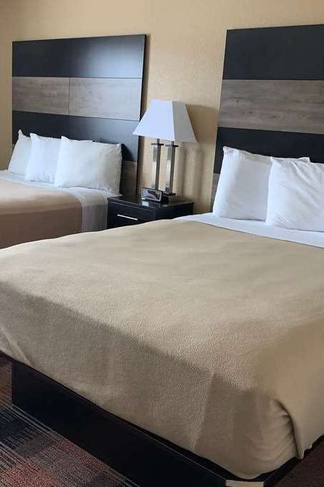 Hotel Baymont by Wyndham Waupun photo 2