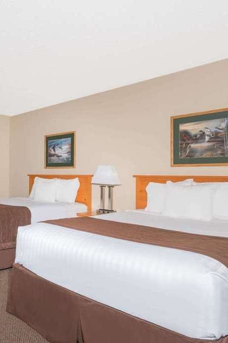 Hotel Baymont by Wyndham Baxter/Brainerd Area photo 2