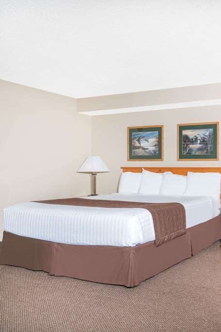 Hotel Baymont by Wyndham Baxter/Brainerd Area photo 1