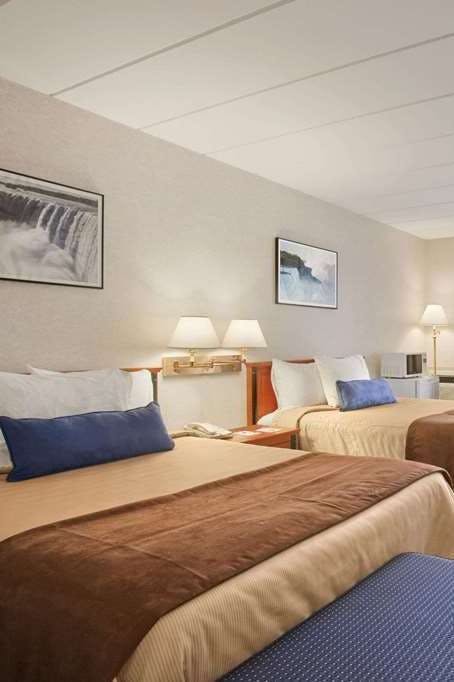 Hotel Travelodge Niagara Falls photo 2