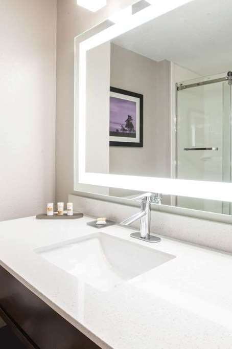 Hotel La Quinta Inn & Suites by Wyndham Elkhart photo 4