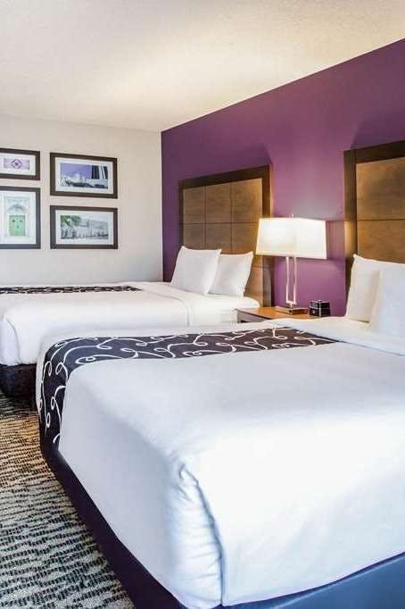 Hotel La Quinta Inn & Suites by Wyndham Elkhart photo 2