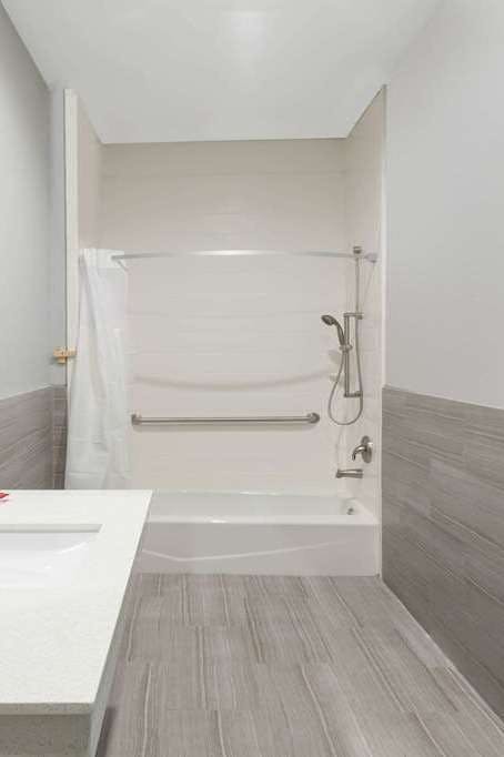 Hotel Baymont by Wyndham Houston Hobby Airport photo 5