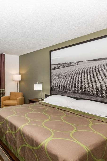Hotel Super 8 by Wyndham Storm Lake photo 1