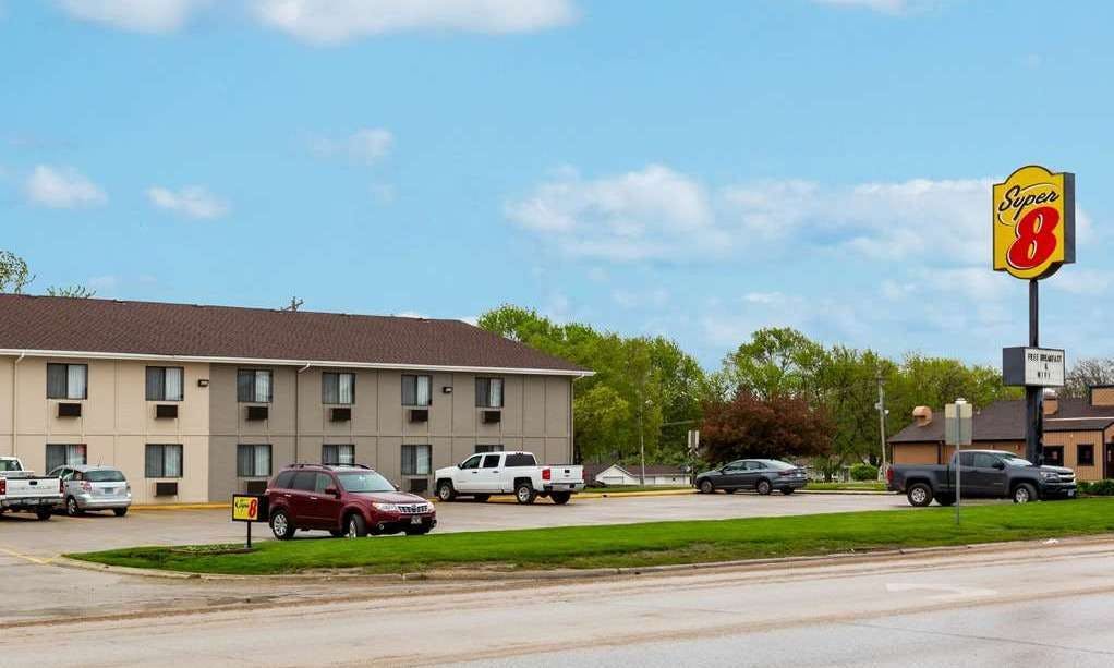 Super 8 by Wyndham Storm Lake