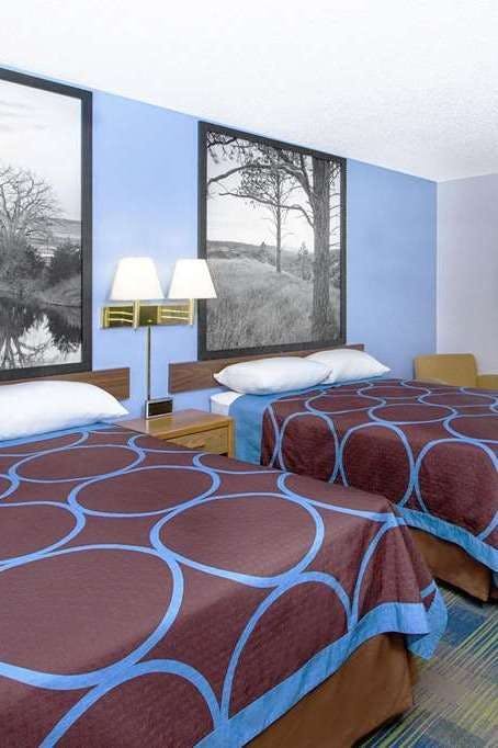 Hotel Super 8 by Wyndham Columbus photo 2