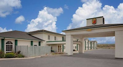 Super 8 by Wyndham Battle Mountain