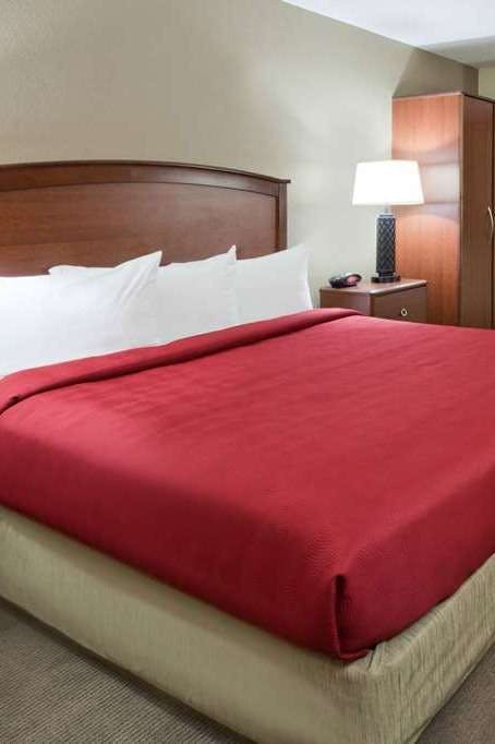 Hotel AmericInn Roseau photo 1