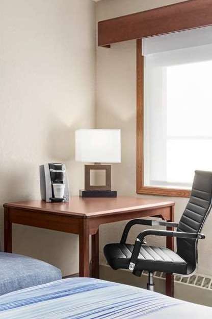 Hotel AmericInn Roseau photo 4