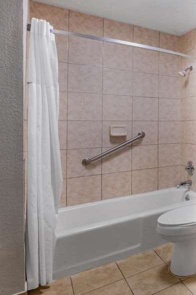 Hotel Days Inn by Wyndham Roanoke/Hollins Near I-81 photo 5