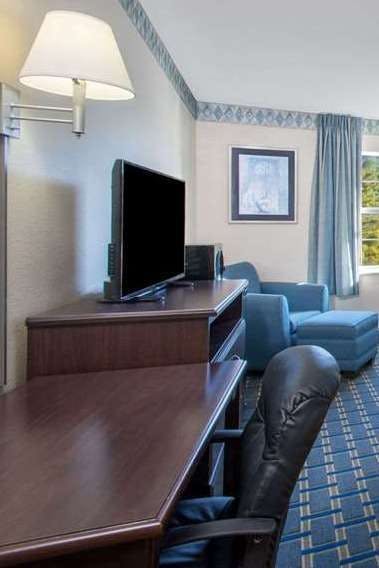 Hotel Days Inn by Wyndham Roanoke/Hollins Near I-81 photo 3