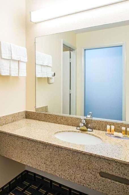 Hotel Days Inn by Wyndham Roanoke/Hollins Near I-81 photo 4