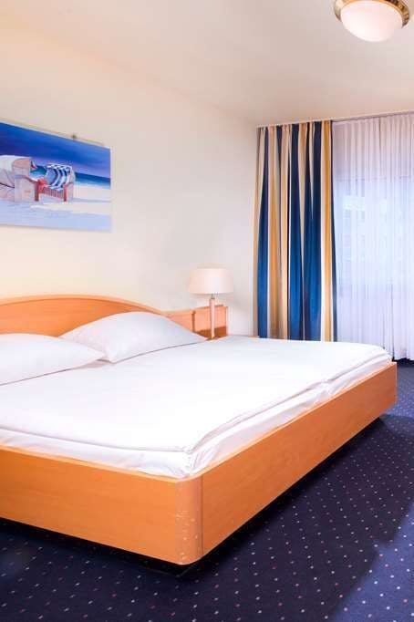 Hotel TRYP By Wyndham Luebeck Aquamarin photo 2