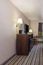 Hotel Super 8 Germantown/Milwaukee photo 3