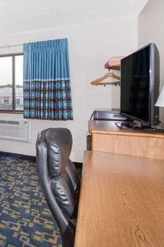 Hotel Super 8 by Wyndham Aberdeen MD photo 3