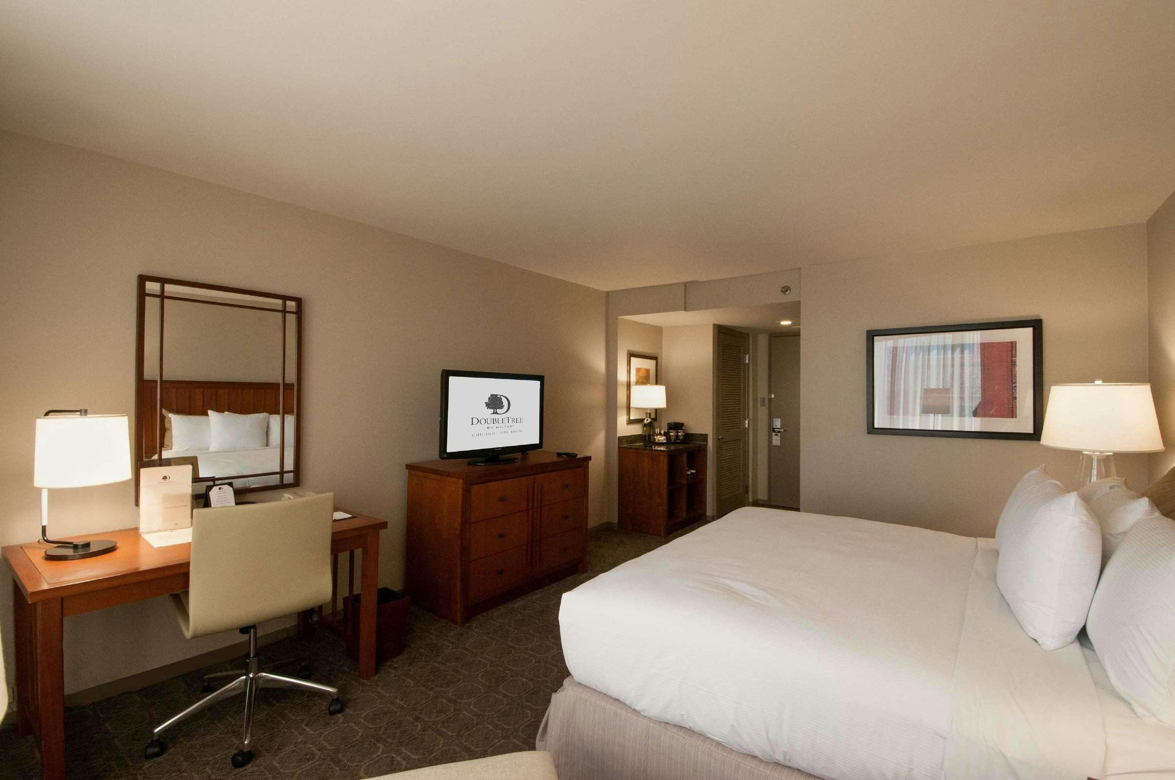 Hotel DoubleTree by Hilton Chicago - Oak Brook photo 4