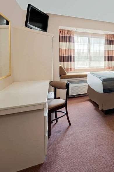 Hotel Microtel Inn & Suites by Wyndham Joplin photo 4