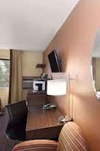 Hotel Super 8 Salem photo 2