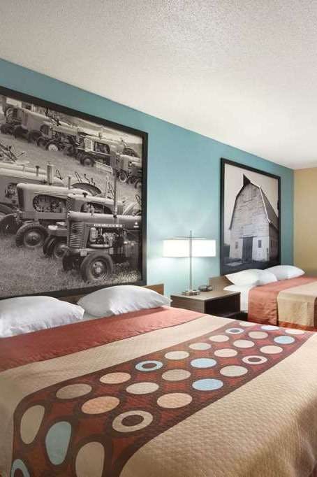 Hotel Super 8 Salem photo 3