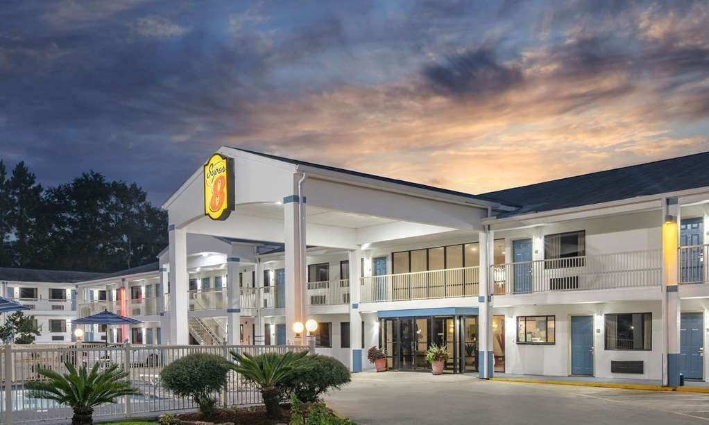 Super 8 by Wyndham Ocean Springs Biloxi