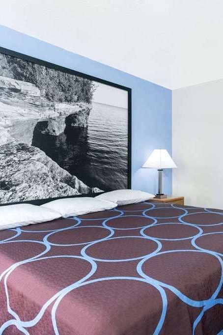 Hotel Super 8 by Wyndham Wisconsin Dells photo 1