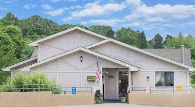 Super 8 Pittsburgh Airport/Uni