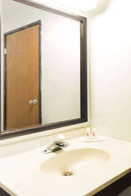 Hotel Super 8 Pittsburgh Airport/Uni photo 4