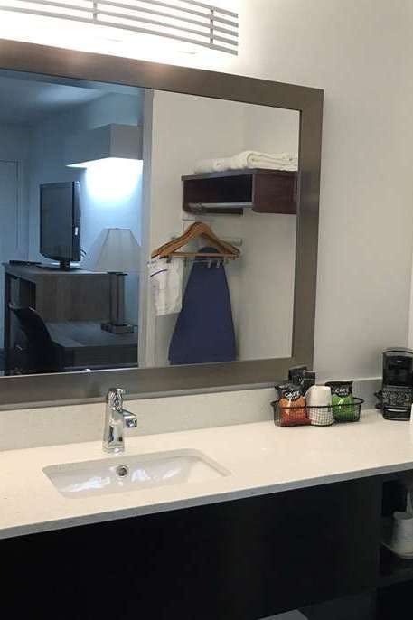 Hotel Baymont by Wyndham Anderson Clemson photo 2