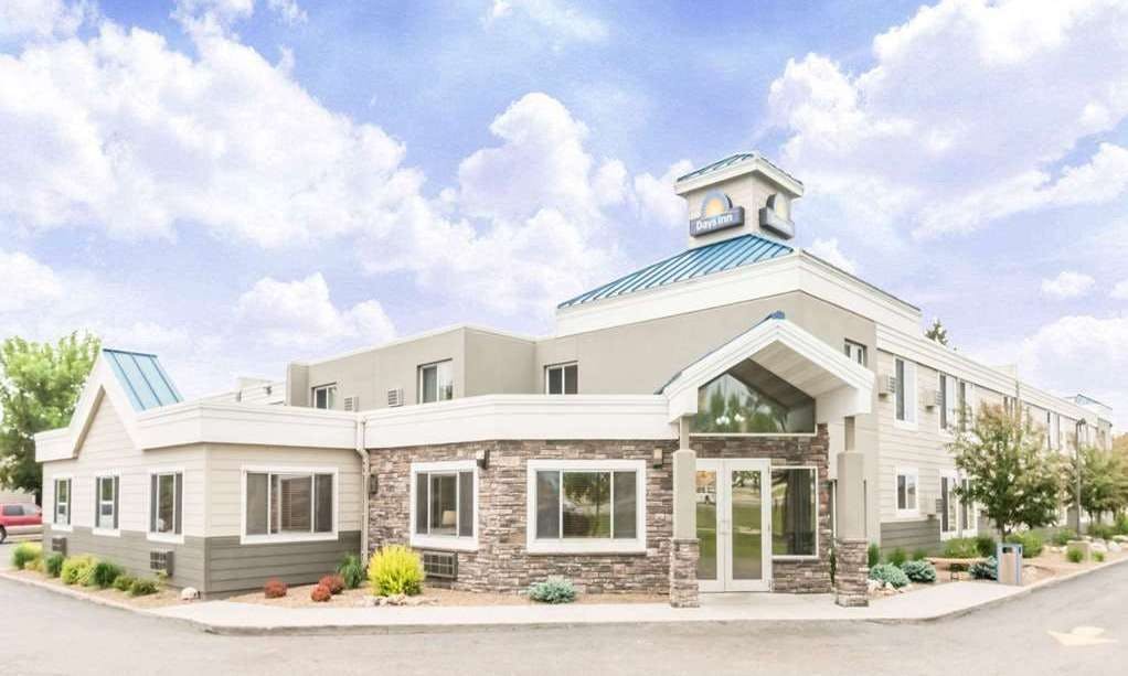 Days Inn by Wyndham Bismarck