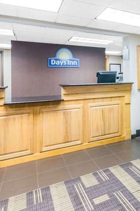 Hotel Days Inn by Wyndham Bismarck photo 4