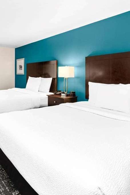 Hotel La Quinta Inn & Suites by Wyndham Portland NW photo 2