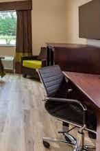 Hotel Super 8 by Wyndham Kingwood Houston North photo 3