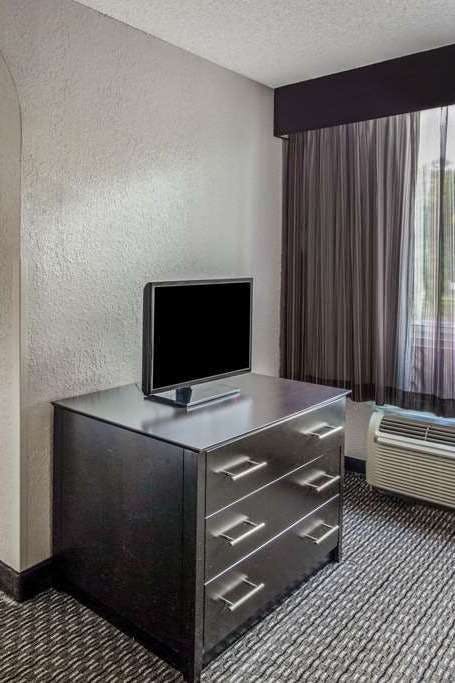 Hotel La Quinta Inn & Suites by Wyndham Miami Lakes photo 3