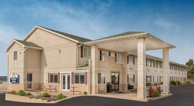 Days Inn by Wyndham Osage Beach Lake of the Ozarks