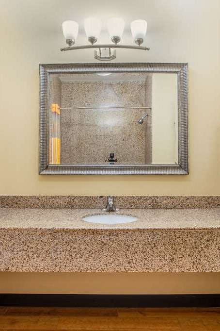 Hotel La Quinta Inn & Suites by Wyndham Ennis photo 5