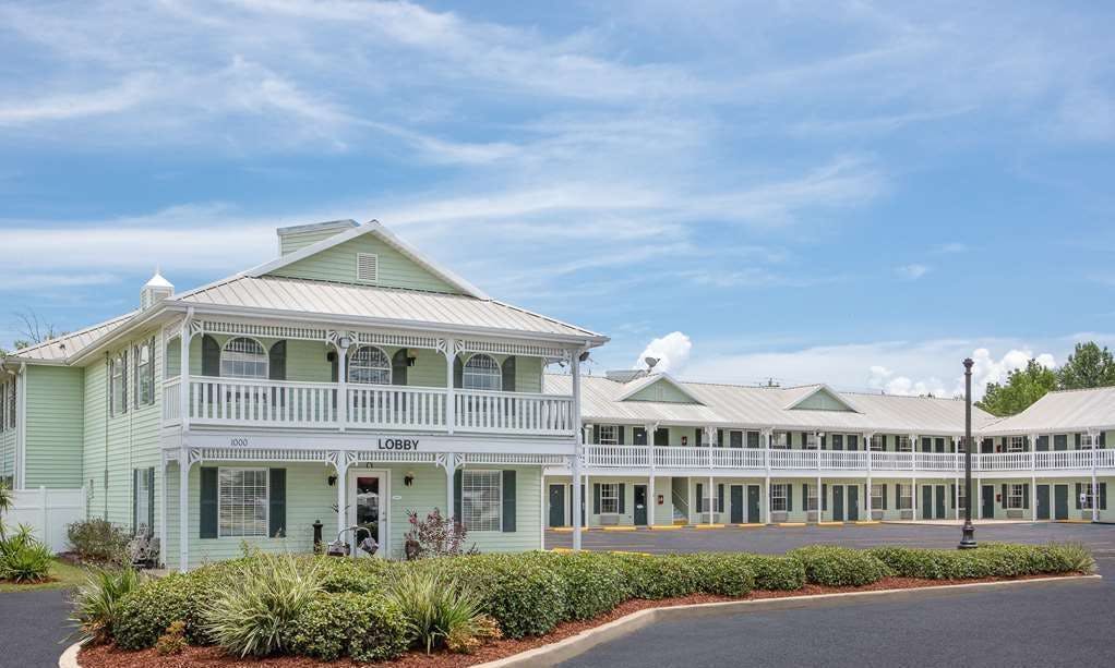 Super 8 by Wyndham Bay St. Louis