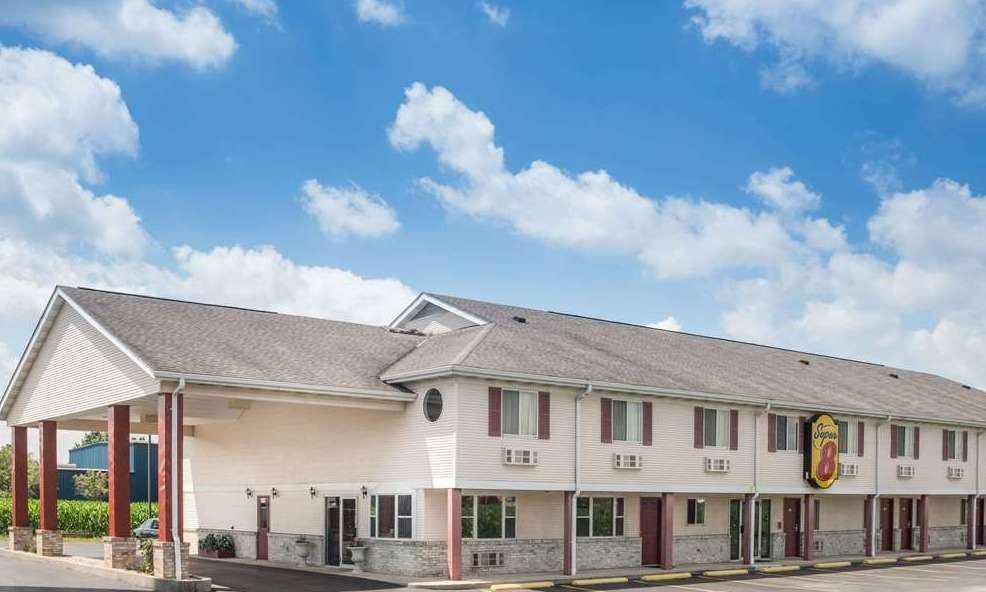 Super 8 by Wyndham Wapakoneta