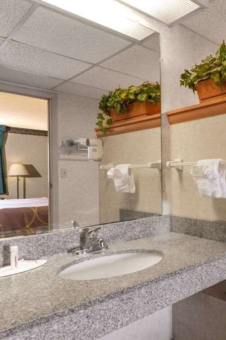 Hotel Super 8 Wapakoneta photo 4