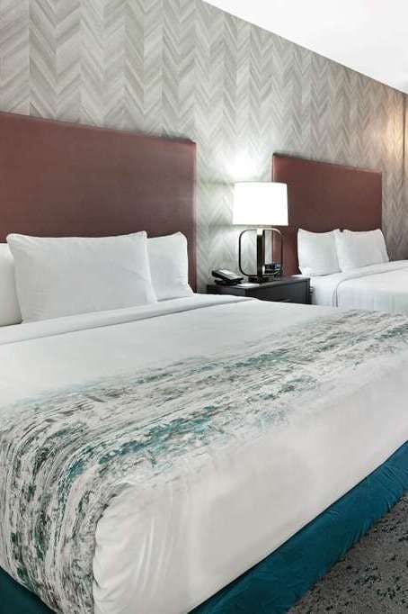 Hotel La Quinta Inn & Suites by Wyndham DFW West-Glade-Parks photo 2