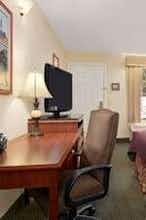 Hotel Baymont Inn Suites Eufaula photo 3