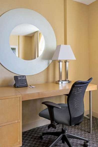 Hotel La Quinta Inn & Suites by Wyndham Sunrise photo 5