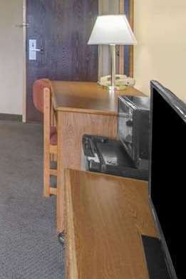 Hotel Super 8 by Wyndham Christiansburg/Blacksburg Area photo 3