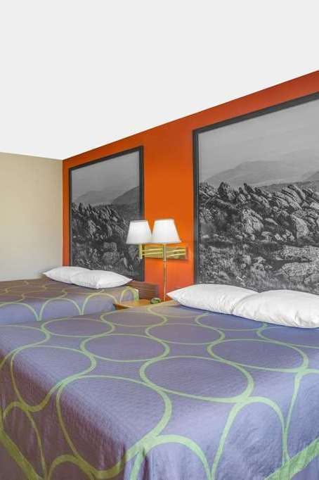 Hotel Super 8 by Wyndham Christiansburg/Blacksburg Area photo 2