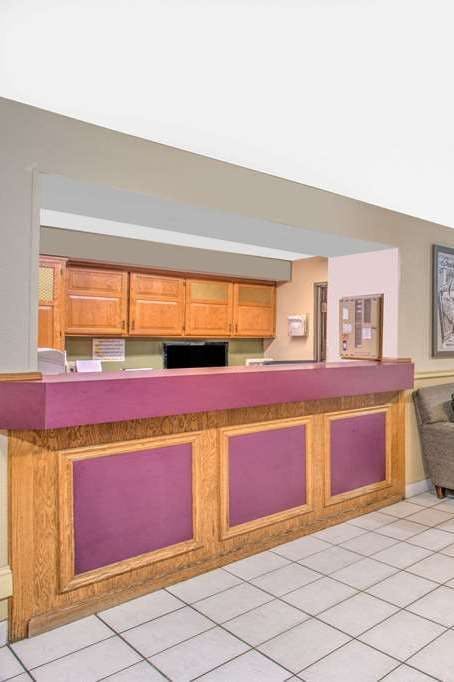 Hotel Super 8 by Wyndham Christiansburg/Blacksburg Area photo 5