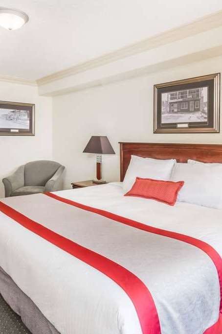 Hotel Ramada by Wyndham Hinton photo 1