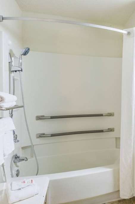 Hotel Super 8 by Wyndham East Stroudsburg/Poconos photo 4