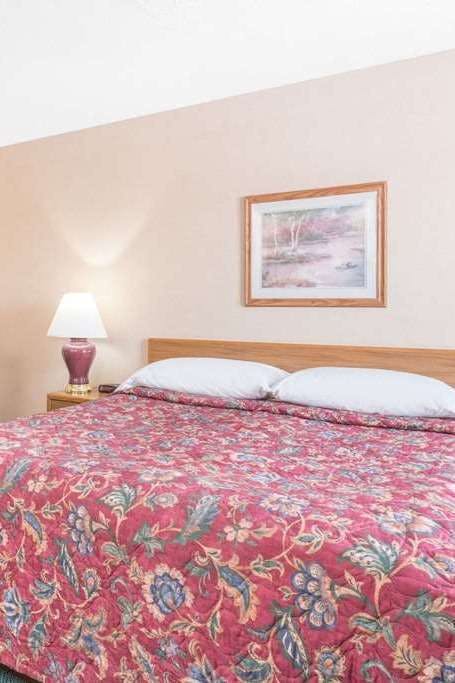 Hotel Super 8 by Wyndham Superior WI photo 1