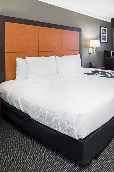 Hotel La Quinta Inn & Suites by Wyndham Buena Park photo 1